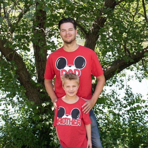 Jerry Leigh Men's Mickey Mouse Dad Family T-Shirt - Picture 3 of 7